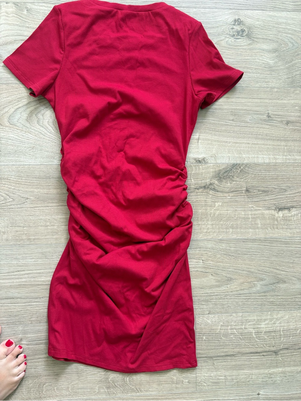 Red Ribbed Ruched Maternity Dress Size Large - Picture 3 of 4